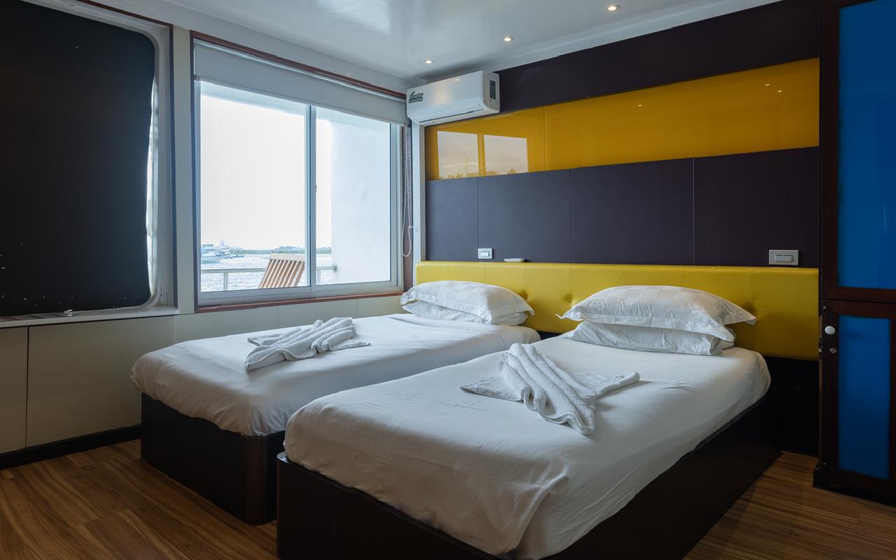 Twin cabin with two single beds