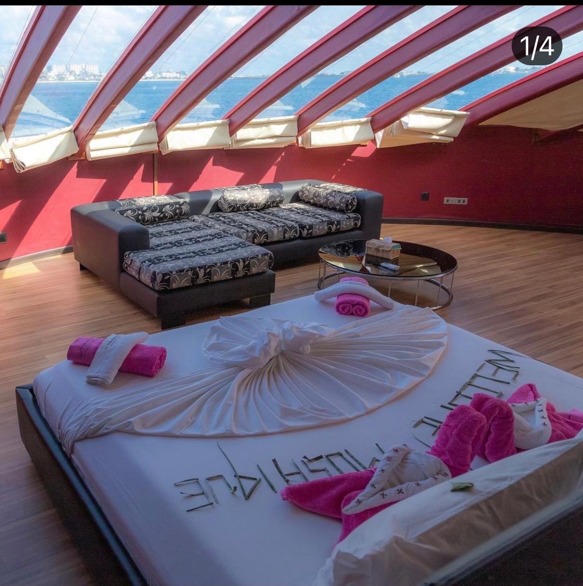 Sky light suite with panoramic windows
